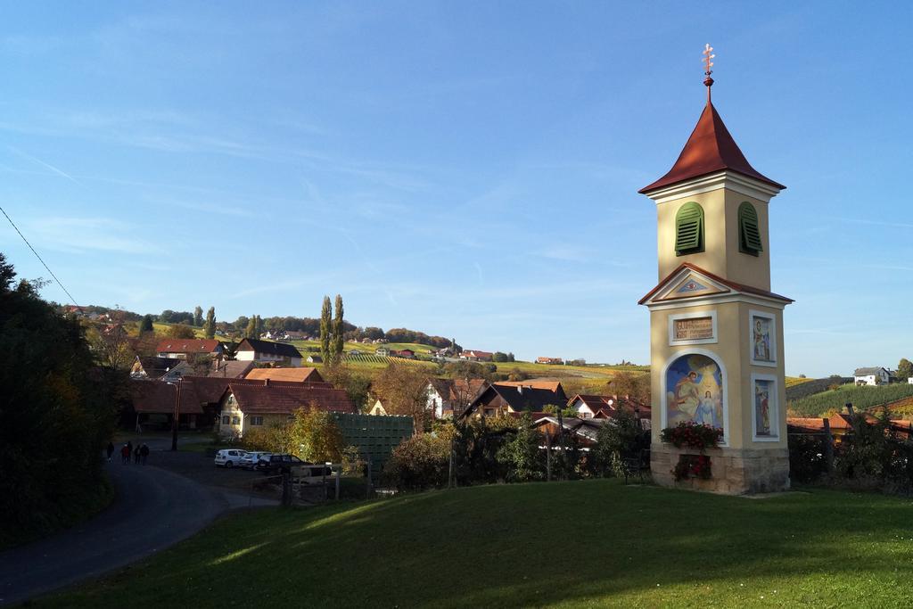 Winzerhof Familie Kloeckl Lägenhet Klöch Exteriör bild