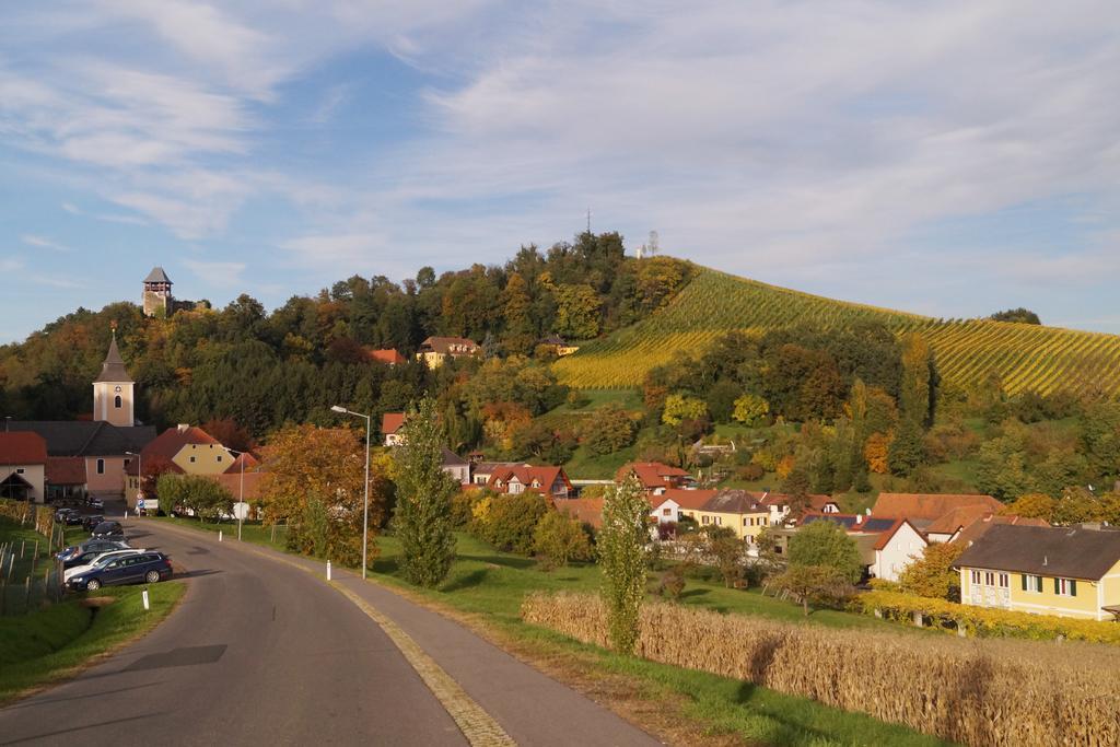 Winzerhof Familie Kloeckl Lägenhet Klöch Exteriör bild