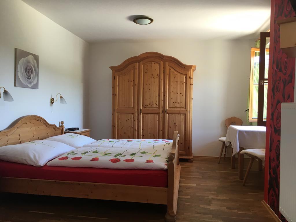 Winzerhof Familie Kloeckl Lägenhet Klöch Exteriör bild